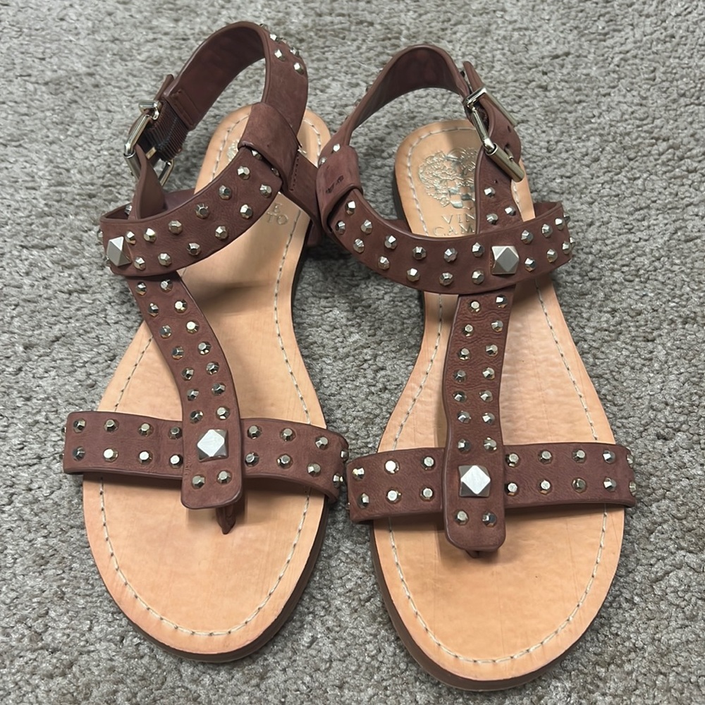 Gently used, very good condition! Vince Camuto Ravensa Sandal